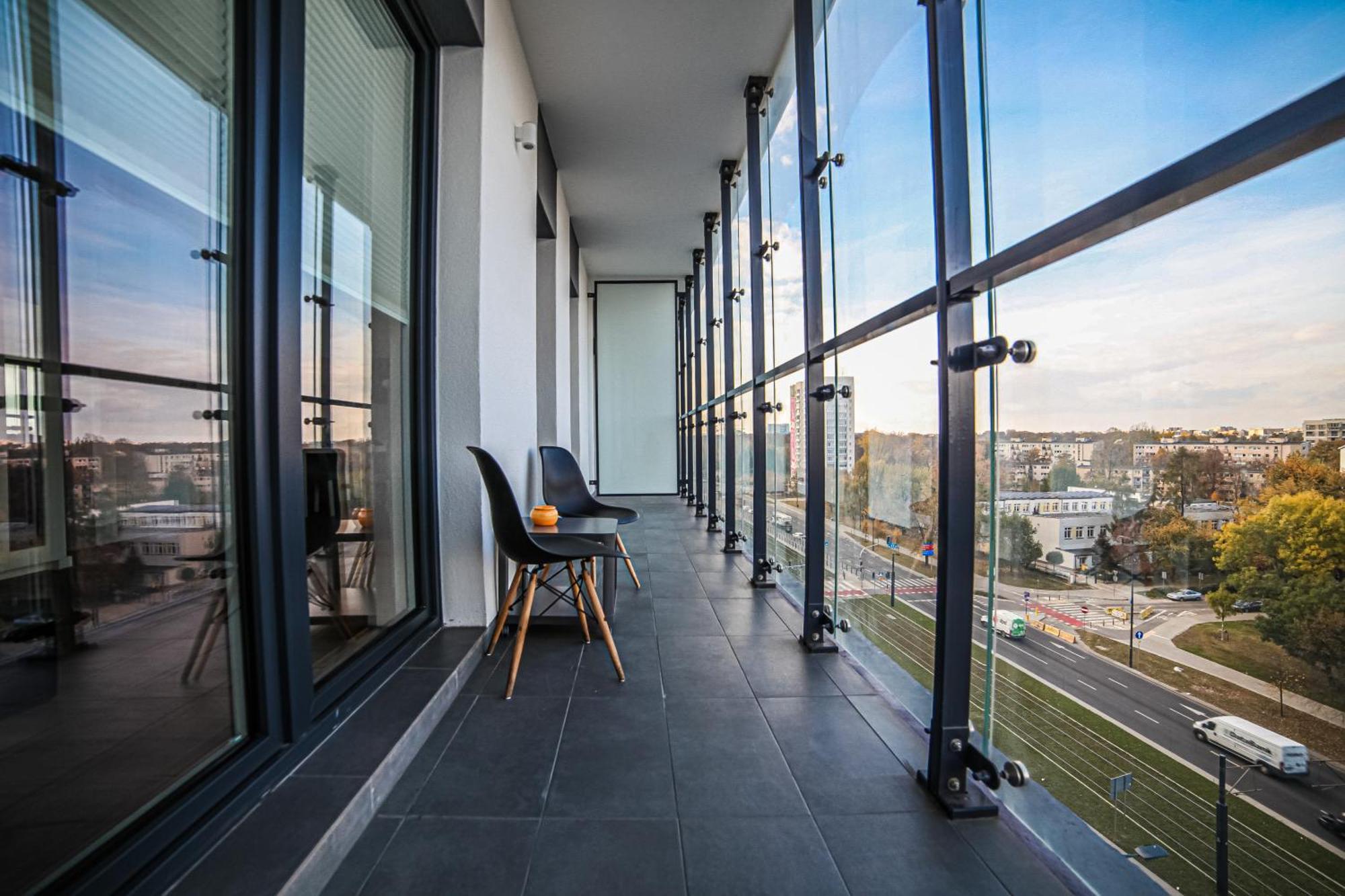 Big City Life Apartments - Bliska Wola Tower A Warsaw Exterior photo